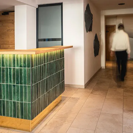 Gamshag Hotel 3*