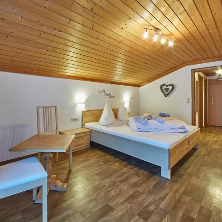 Gamshag Hotel 3*